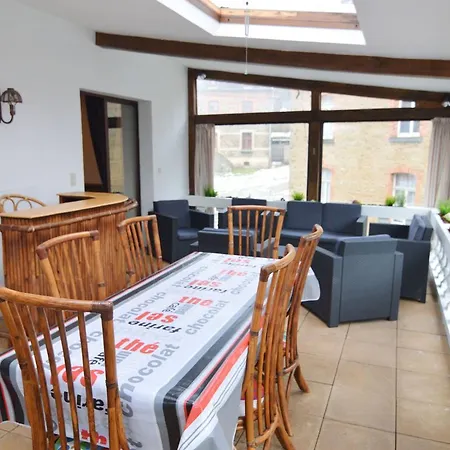 Three-bedroom Holiday *